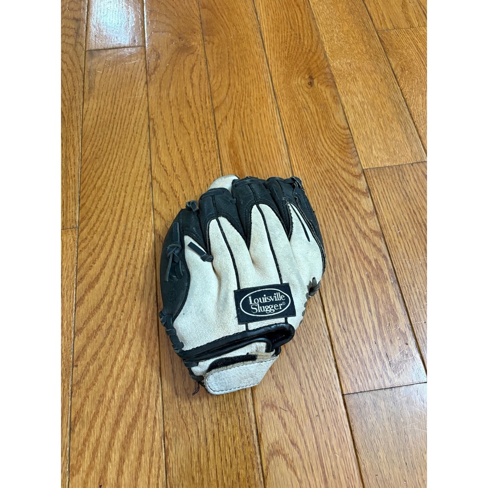 Louisville Slugger LS952P‎ 9.5 Inch Youth Baseball Glove Black White Leather RHT
